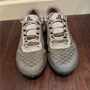 Reebok Mens JJ II 2 Valor Beige Never Forget Cross Trainer. Like new, size 8-1/2